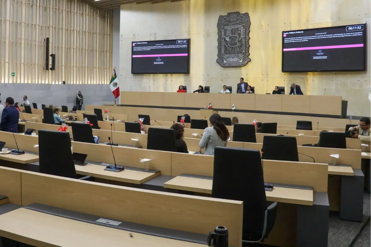 Instalan Comisión Permanente en Congreso de Puebla