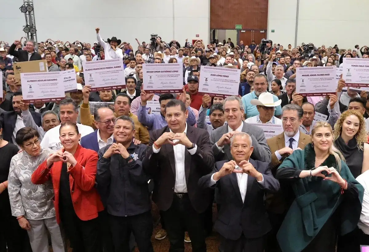 Con obra comunitaria y pavimentación, gobierno de puebla fortalece a juntas auxiliares