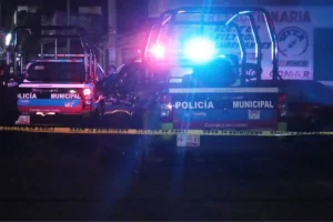 Persecución en Galaxia Manzanilla termina con dos policías heridos