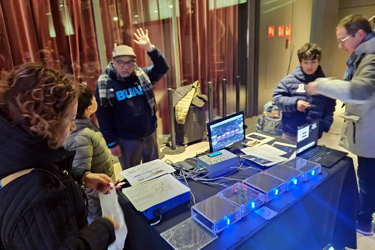 Ciencia y arte se combinan en el Piano Cósmico para acercar la Física de Partículas