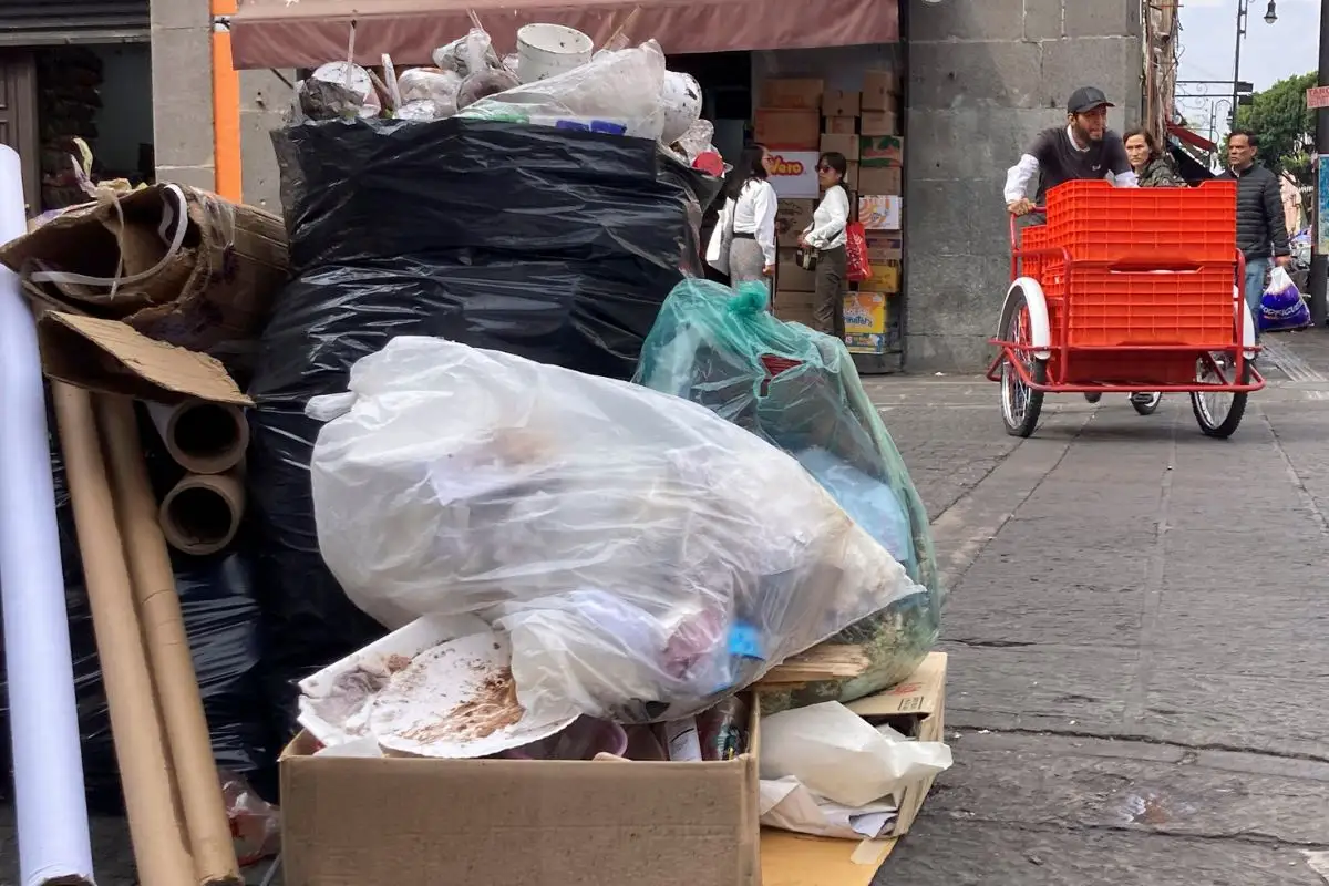 Analizan revocar concesiones de agua y limpia en Puebla, confirma consejero jurídico