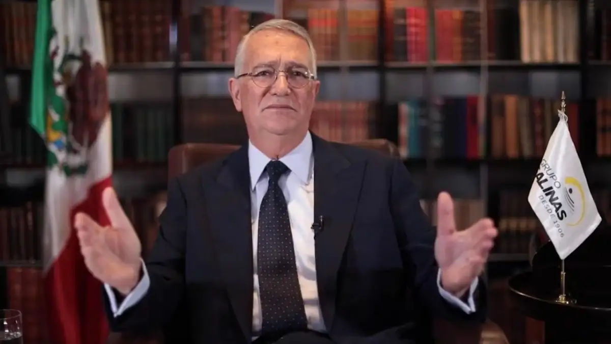 Salinas Pliego debe pagar al SAT 