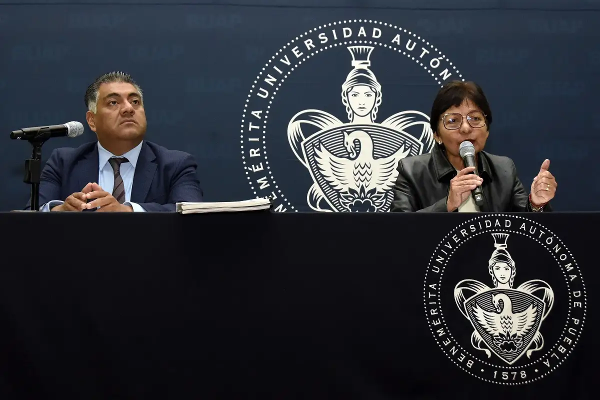 En la última sesión del año, llama la Rectora Lilia Cedillo al compromiso y al trabajo conjunto 2 En la última sesión del año, llama la Rectora Lilia Cedillo al compromiso y al trabajo conjunto