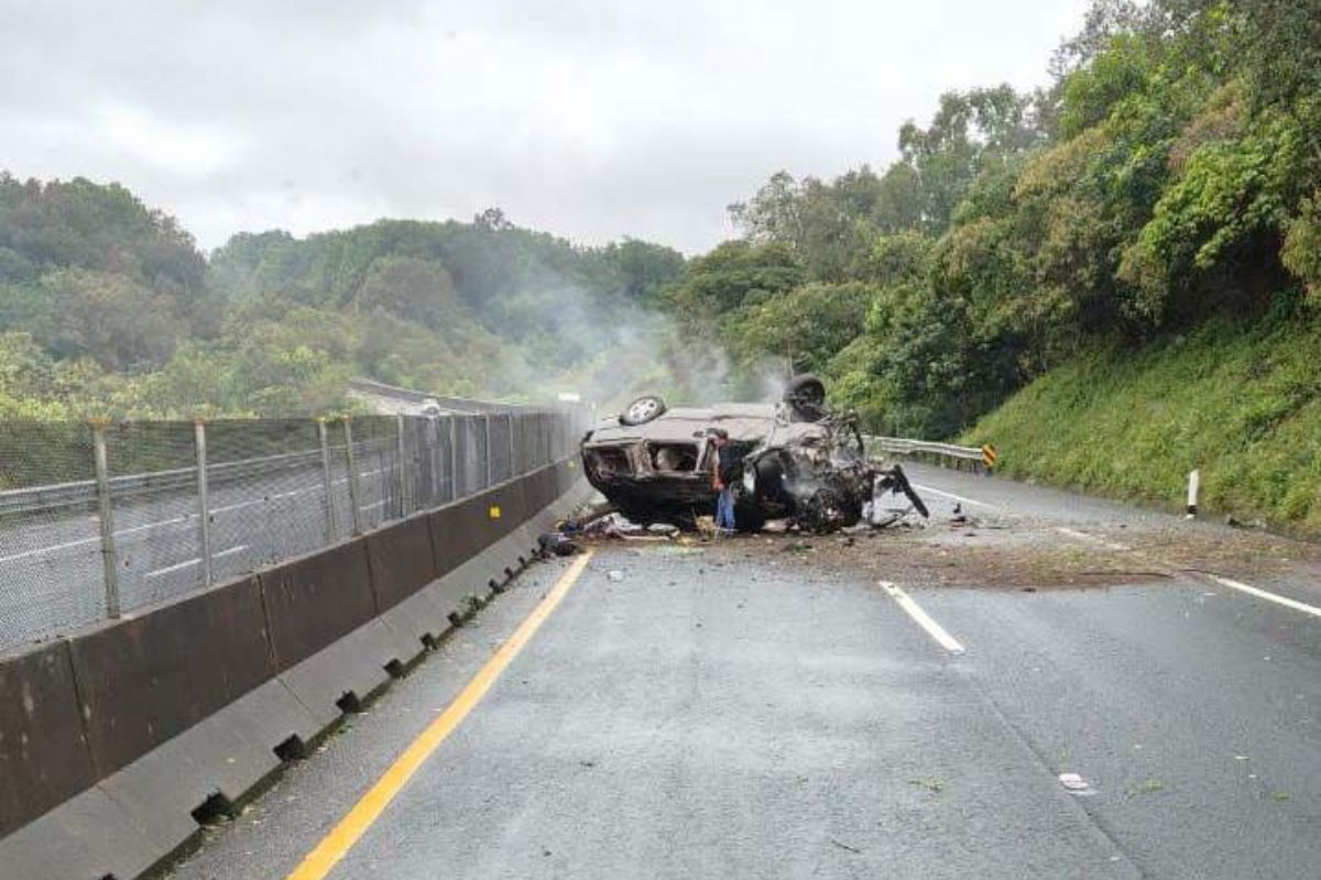 Fatal volcadura en la autopista México–Tuxpan deja cuatro fallecidos