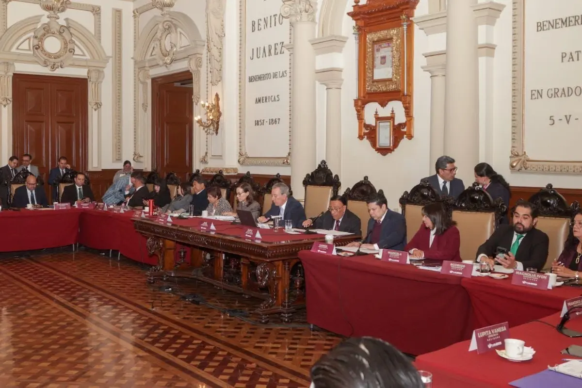 Cabildo de Puebla aprueba informes y estructura organizacional