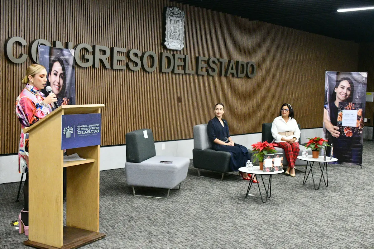 Realiza Congreso feria de servicios de salud y presentación de libro