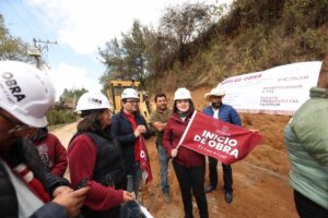 Bety Sánchez inicia la primera etapa de rehabilitación de la carretera Jicolapa- Tlalixtlipa