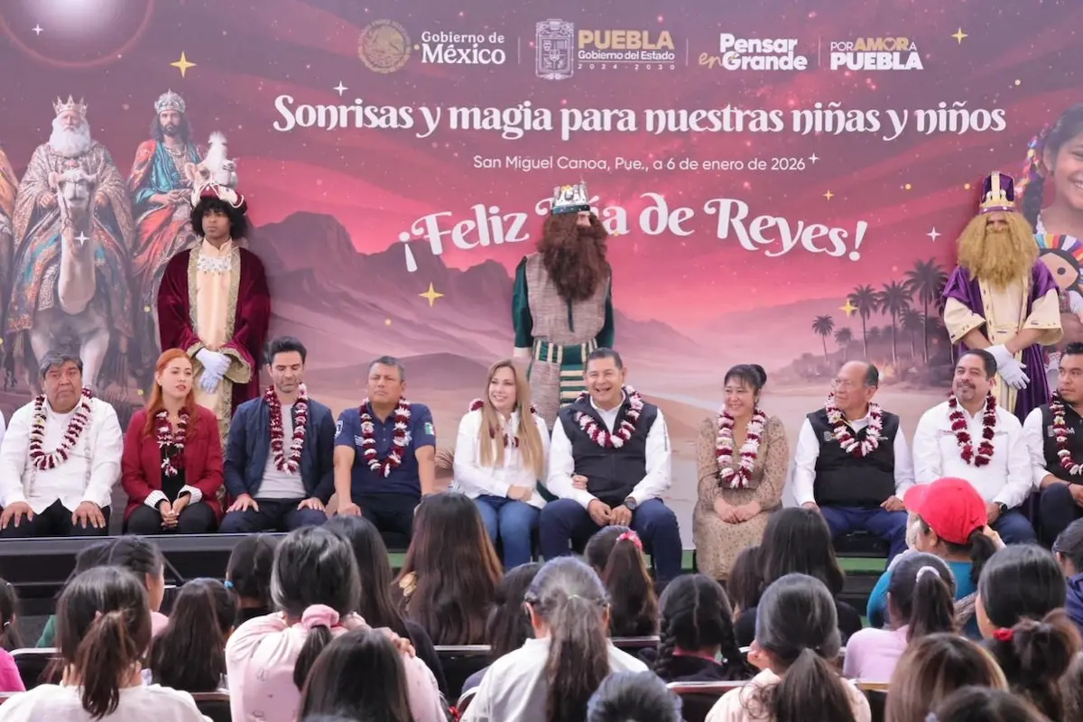 Con alegría y sensibilidad, gobierno de Puebla entrega miles de juguetes en 27 microrregiones