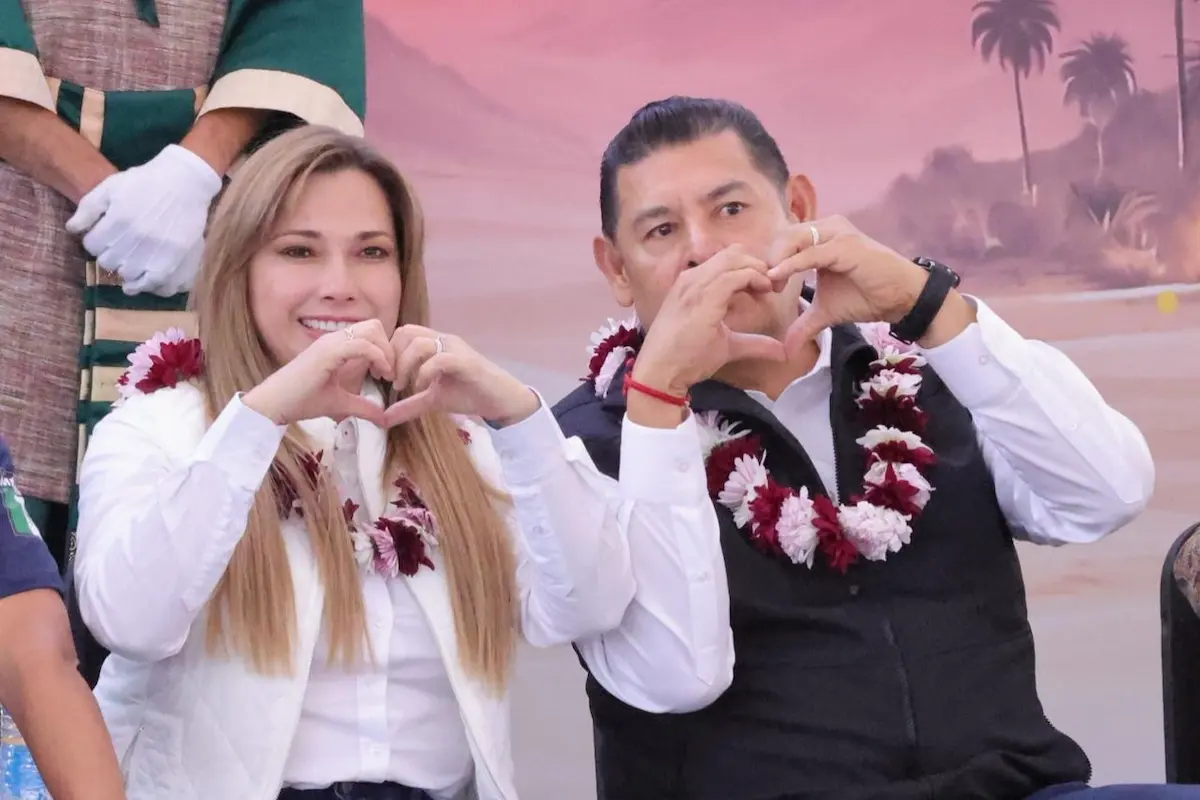 Con alegría y sensibilidad, gobierno de Puebla entrega miles de juguetes en 27 microrregiones