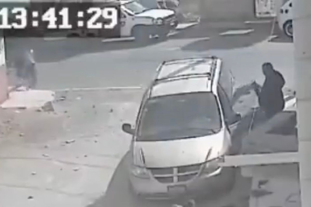 Este es el momento en el que una camioneta atropella a un hombre en situación de calle en Tehuacán