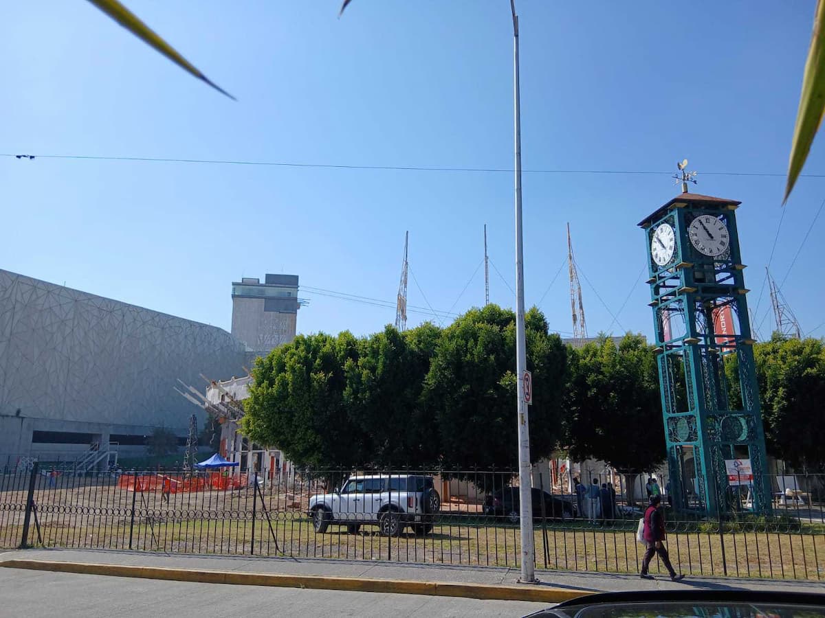 Comienza demolición de El Relicario: será el "Forum Pensar en Grande" 2 Comienza demolición de El Relicario