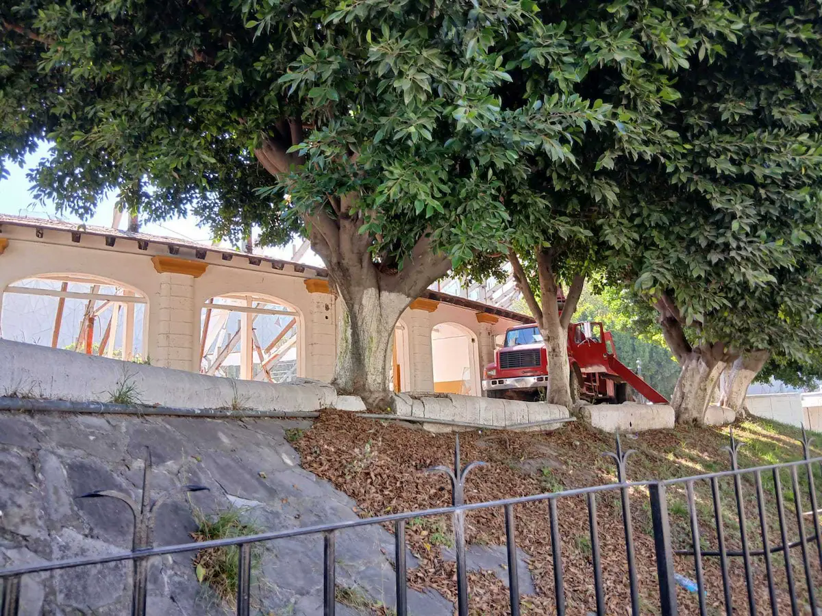 Comienza demolición de El Relicario: será el "Forum Pensar en Grande" 3 Comienza demolición de El Relicario