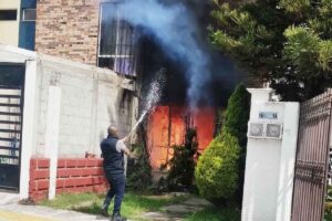 Incendio en Bosques de San Sebastian- madre y dos hijos lo pierden todo