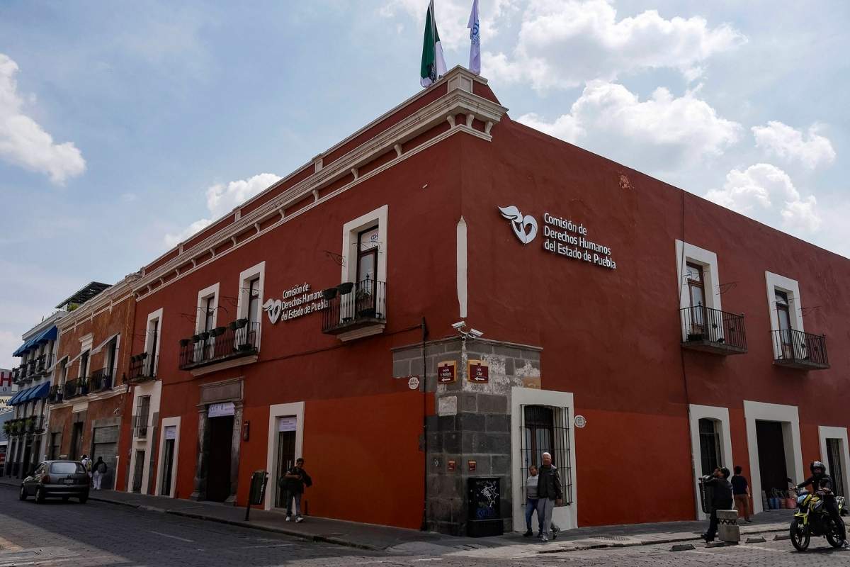 comparecer al titular de la Comisión de Derechos Humanos