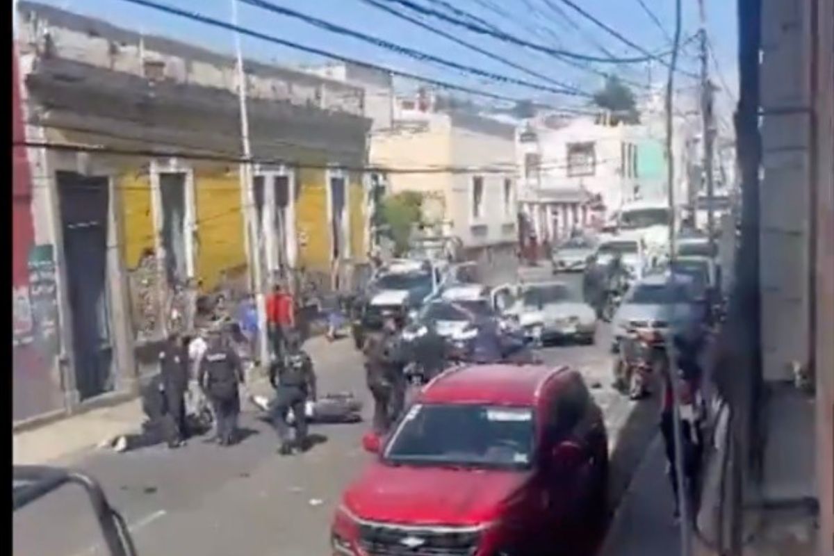 Pelea entre franeleros en Puebla