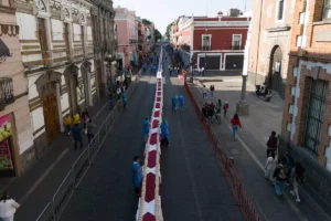 Puebla rompe récord Guiness por la Rosca de Reyes más grande del mundo