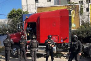 SSP recupera tráiler robado y detienen a responsable en inmediaciones de la Central de Abasto