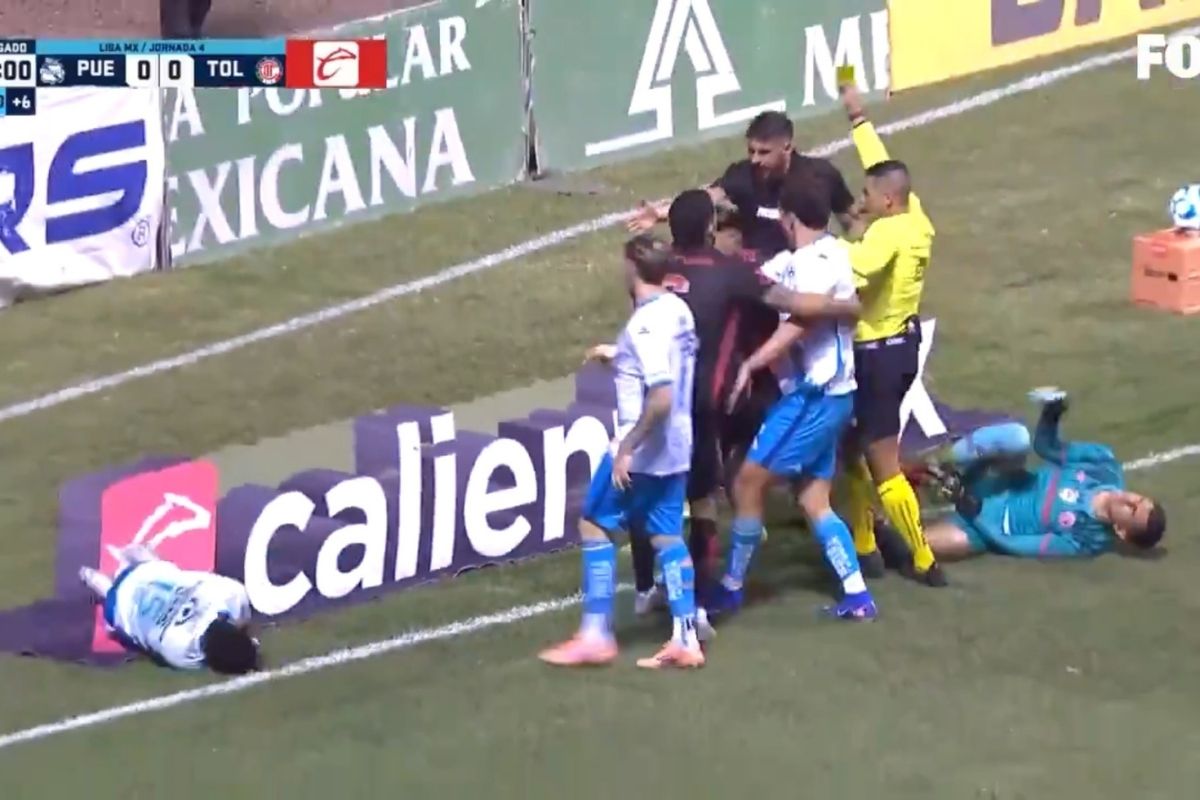 bronca en el puebla vs Toluca