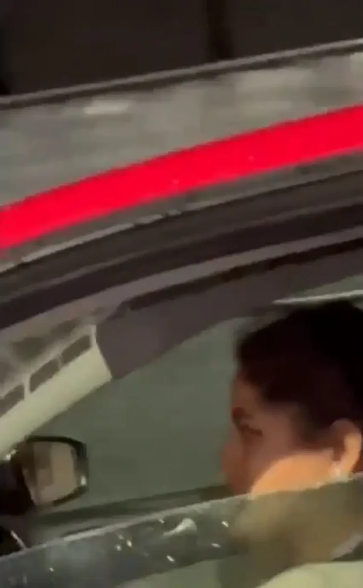 Provoca choque en bulevar Valsequillo y huye por la banqueta