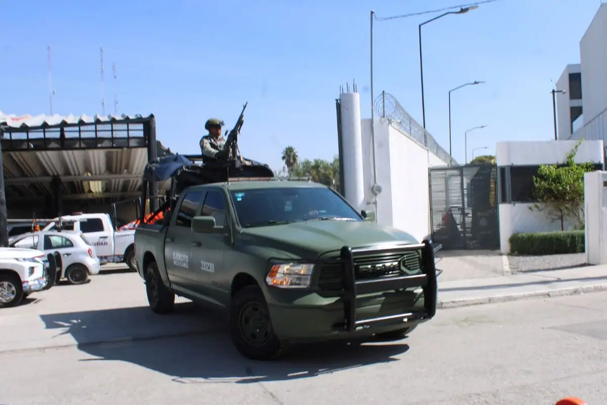 En operativo, detienen a tres mandos de la policía municipal de Puebla