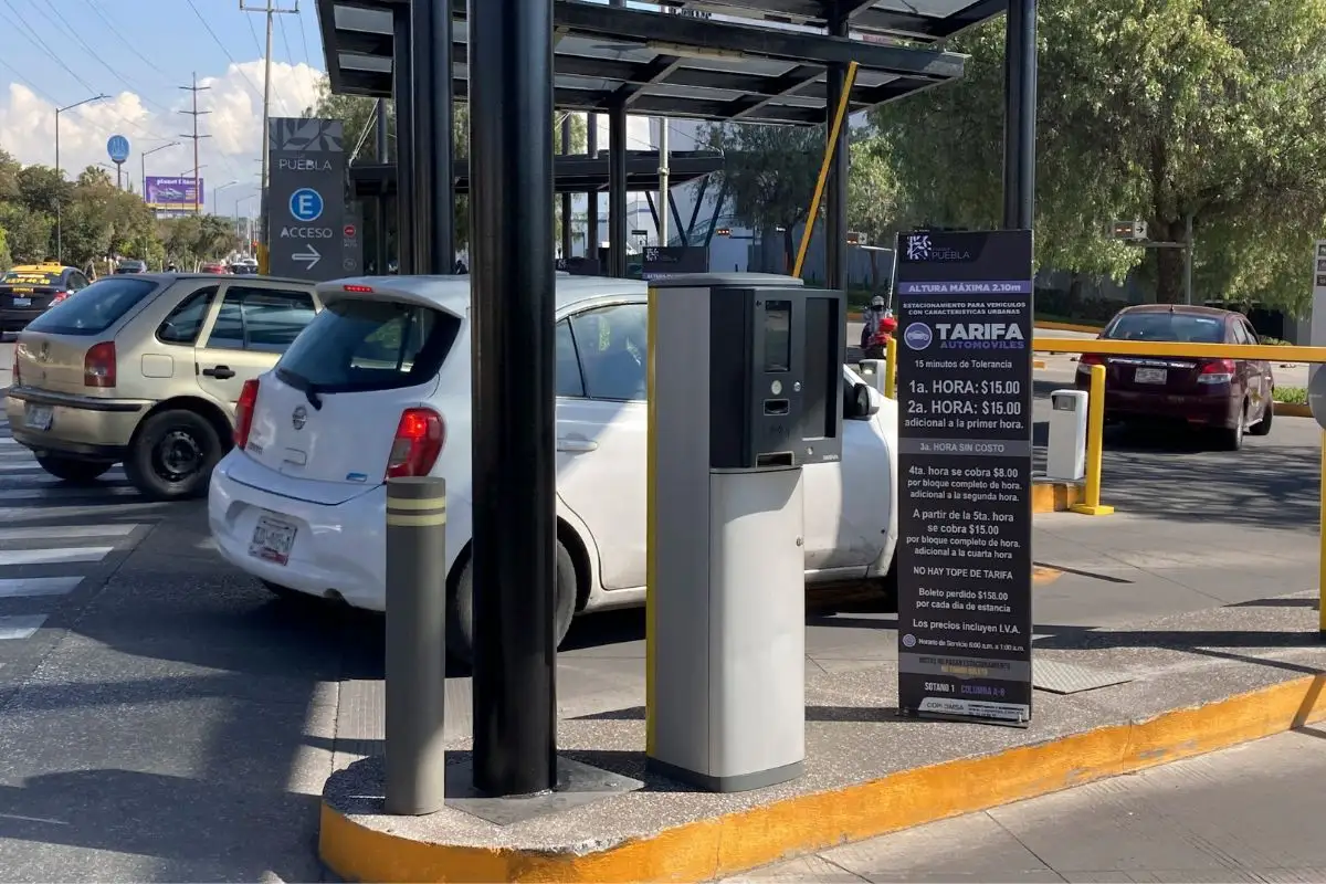 Estacionamiento gratuito en plazas comerciales, propone Verde Ecologista