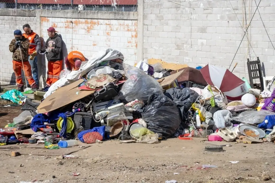 Ayuntamiento de Puebla realiza limpieza en la colonia Villa Verde