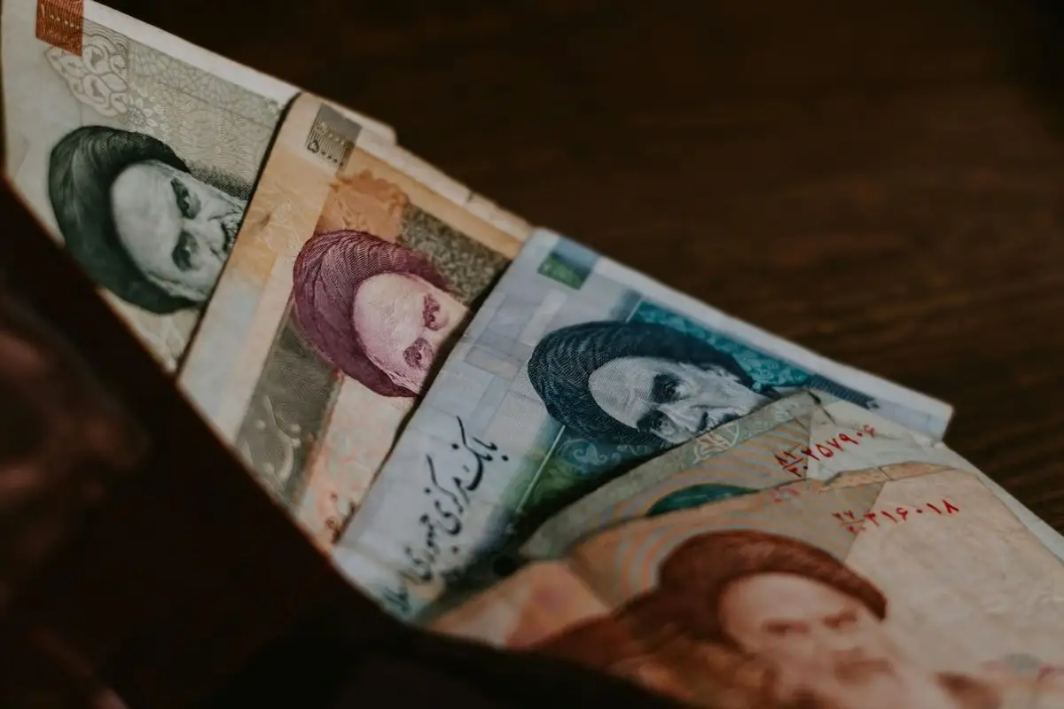 Moneda de Irán se desprecia por completo