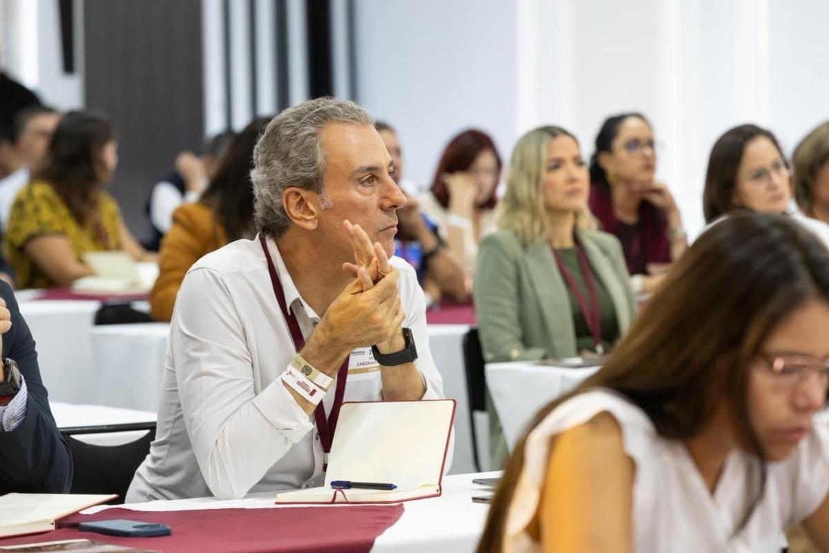 Presenta Pepe Chedraui proyecto Puebla Brilla ante alcaldes de Morena 1