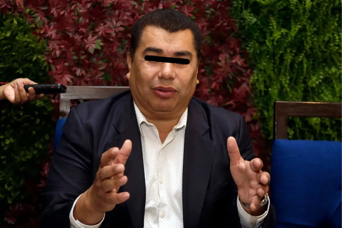 Retiran imagen de Javier López Zavala de Sala de Secretarios