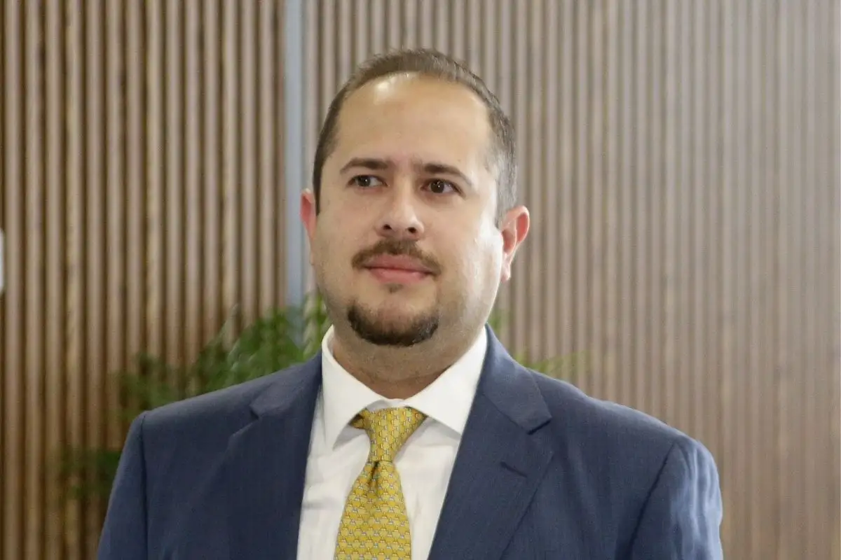 Terna final por la ASE: Germán Reyna, Román Sánchez y Bibiana González 2 Terna final por la ASE: Germán Reyna, Román Sánchez y Bibiana González