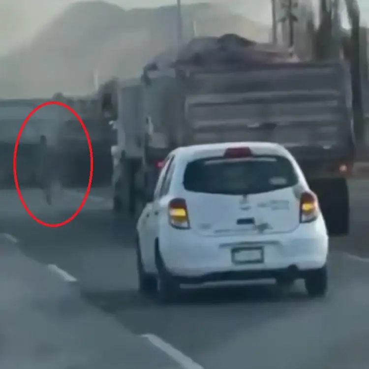 Trailero que arrastró y mató a conductor en Toluca está prófugo