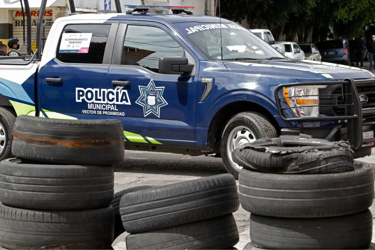 Expulsan a los que vendían autopartes robadas en la 46 Poniente