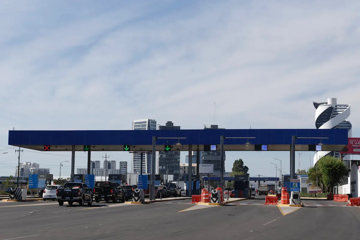 Asalto armado en casetas de la Vía Atlixcáyotl desata operativo policial 2 Asalto armado en casetas de la Vía Atlixcáyotl