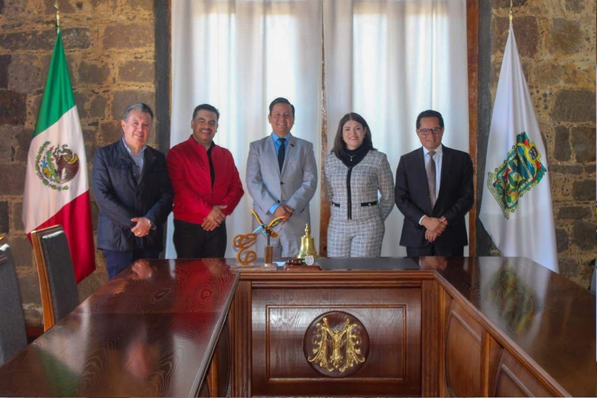 En Zacatlán se reúnen notarios de la Sierra Norte con consejero Jurídico del Estado y el Instituto Registral y Catastral de Puebla