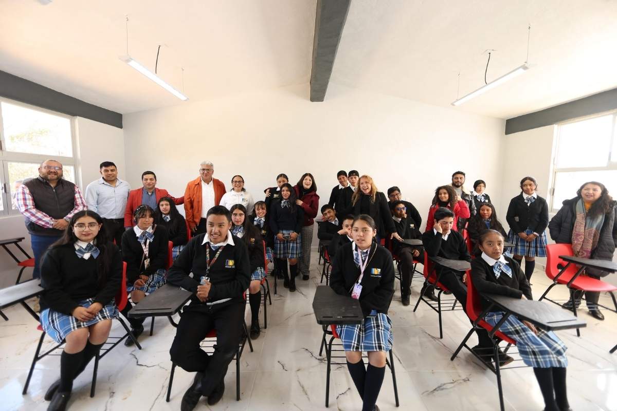 EscuelasDe10: Bety Sánchez cumple y entrega instalaciones de Bachillerato Digital de Poxcuatzingo 2 EscuelasDe10- Bety Sánchez cumple y entrega instalaciones de Bachillerato Digital de Poxcuatzingo