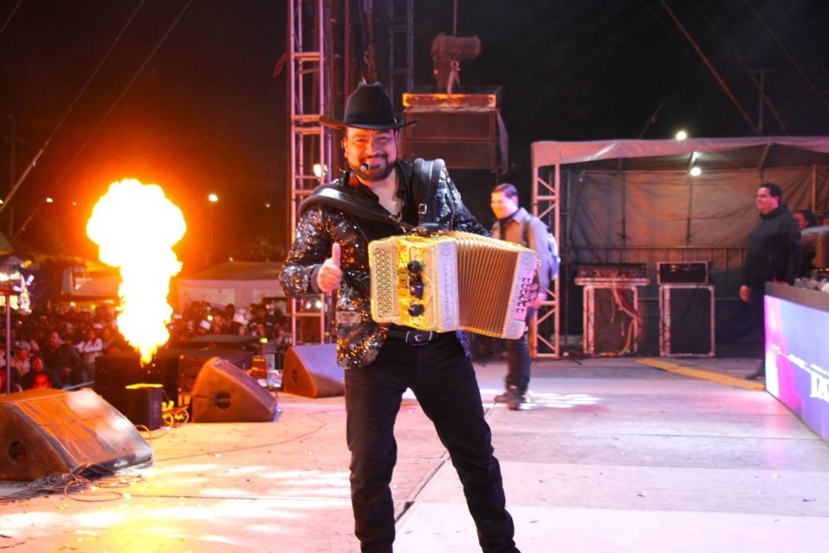 Éxito total el cierre de conciertos de Mascaritas 2026 en Huejotzingo; miles corean canciones de los Alameños de la Sierra1