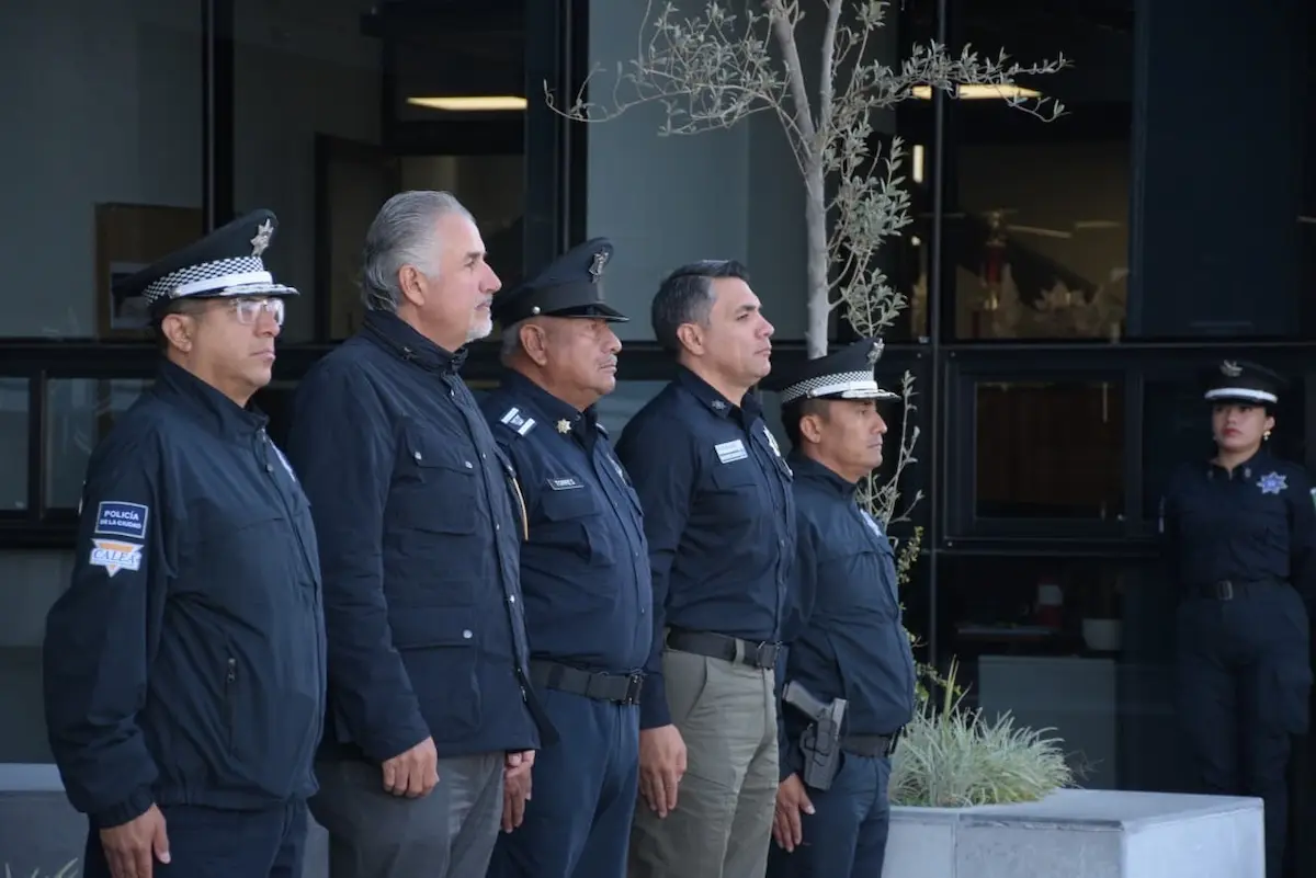 Gobierno de Pepe Chedraui honra retiro del comandante Alfonso Torres Arias