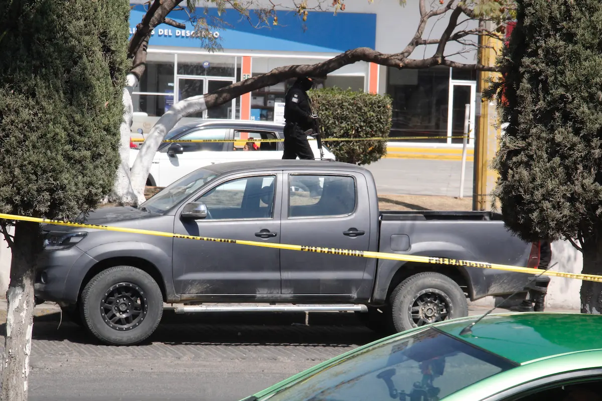 Hallan cuerpo en una camioneta frente a Plaza Crystal en Texmelucan: ¿Quién era? 2 Hallan cuerpo en Texmelucan hoy 15 de febrero