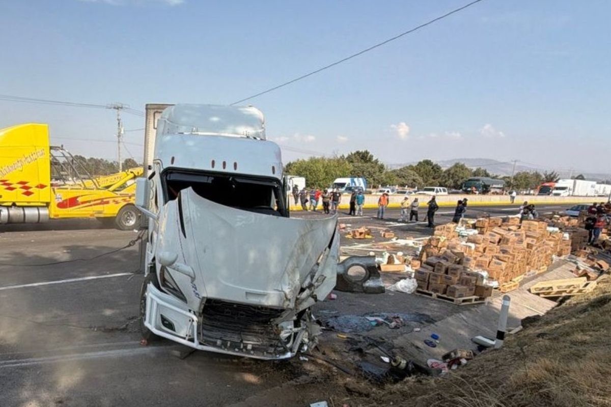 Muere conductor prensado tras choque en la Autopista Puebla-Orizaba hoy