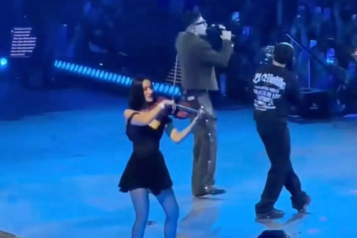 Tras polémica con Nodal, violinista Esmeralda Camacho ahora aparece con El Malilla