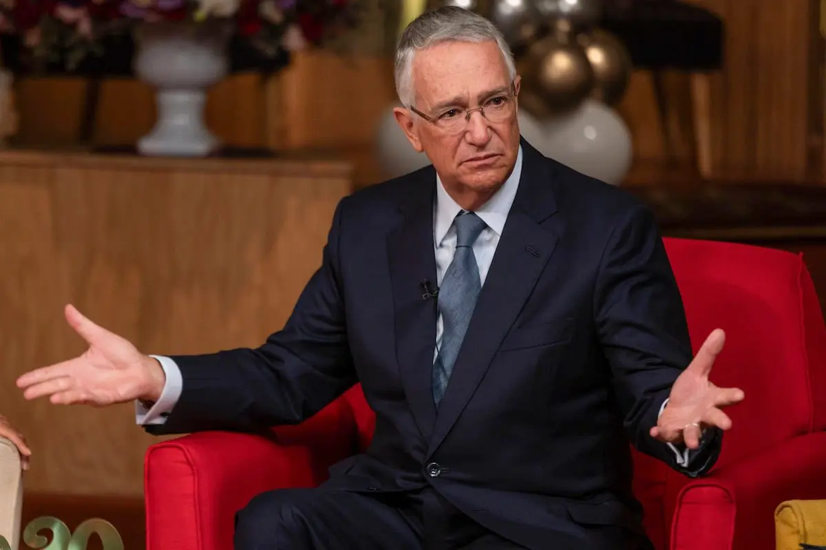 Vinculan a Salinas Pliego con el caso Epstein