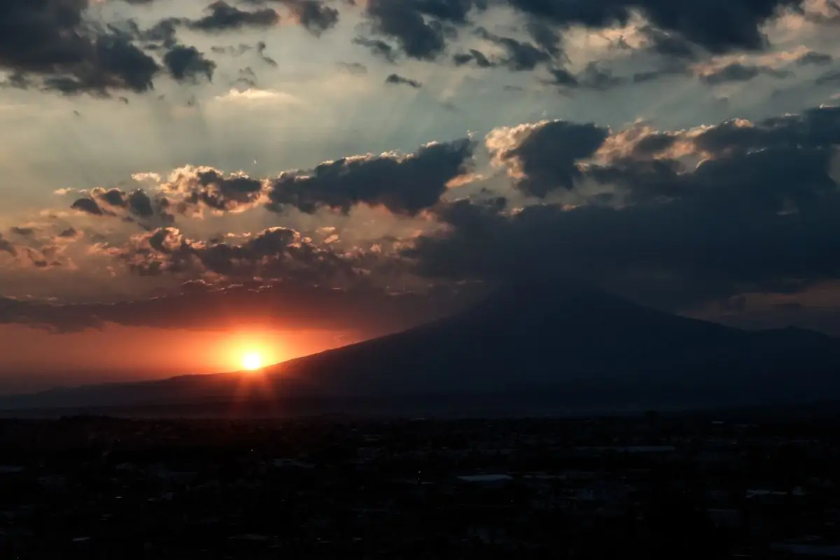 Clima en Puebla hoy 8 de febrero: Estará soleado y hará calor, pero con mucho viento 2 Clima en Puebla hoy 8 de febrero: Estará soleado y hará calor