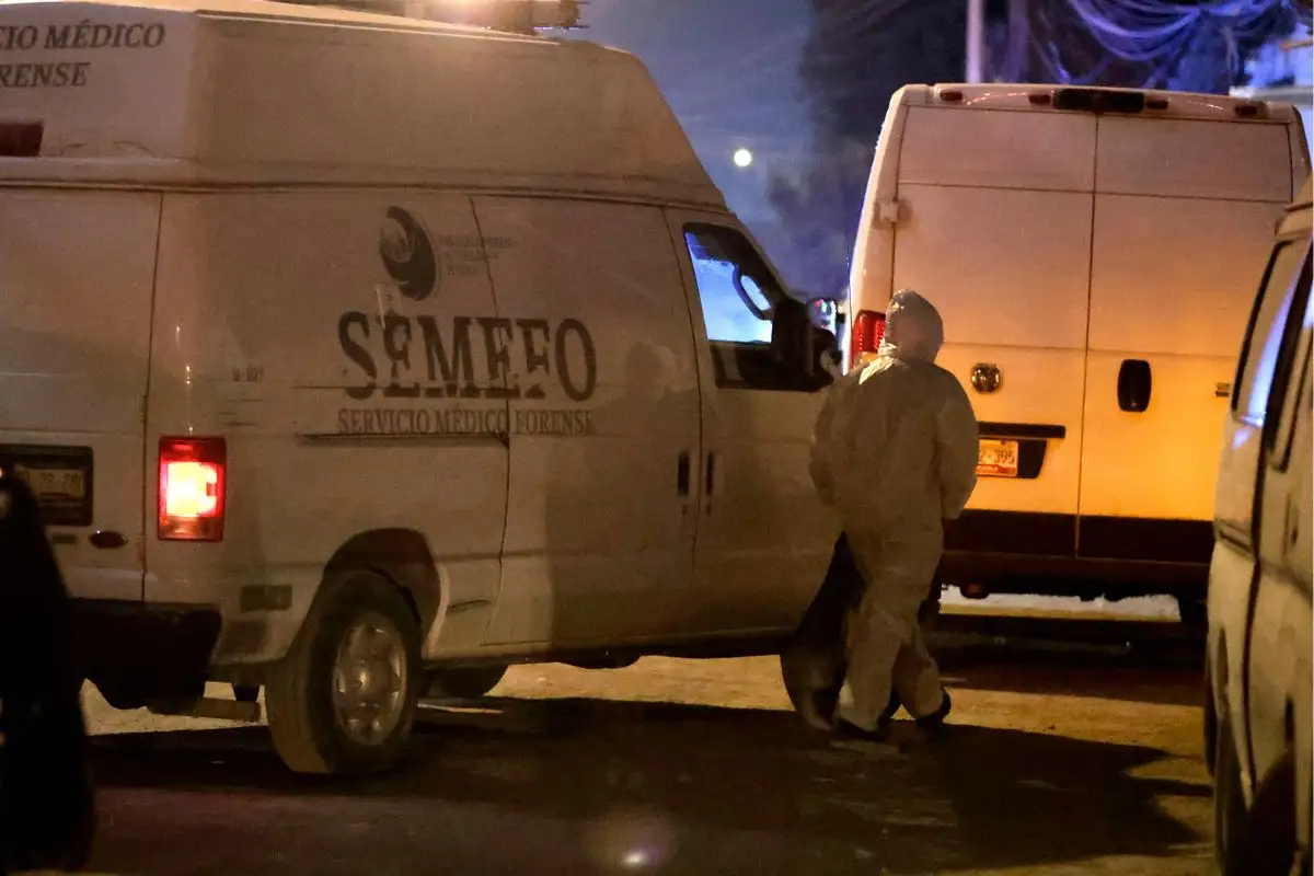 Localizan cuerpo calcinado en Calpan dentro de un BMW