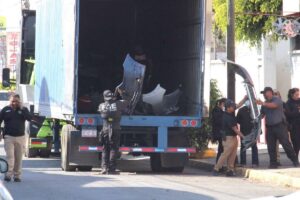 Otro golpe a la 46 Poniente- aseguran tres inmuebles, dos autos robados y más autopartes