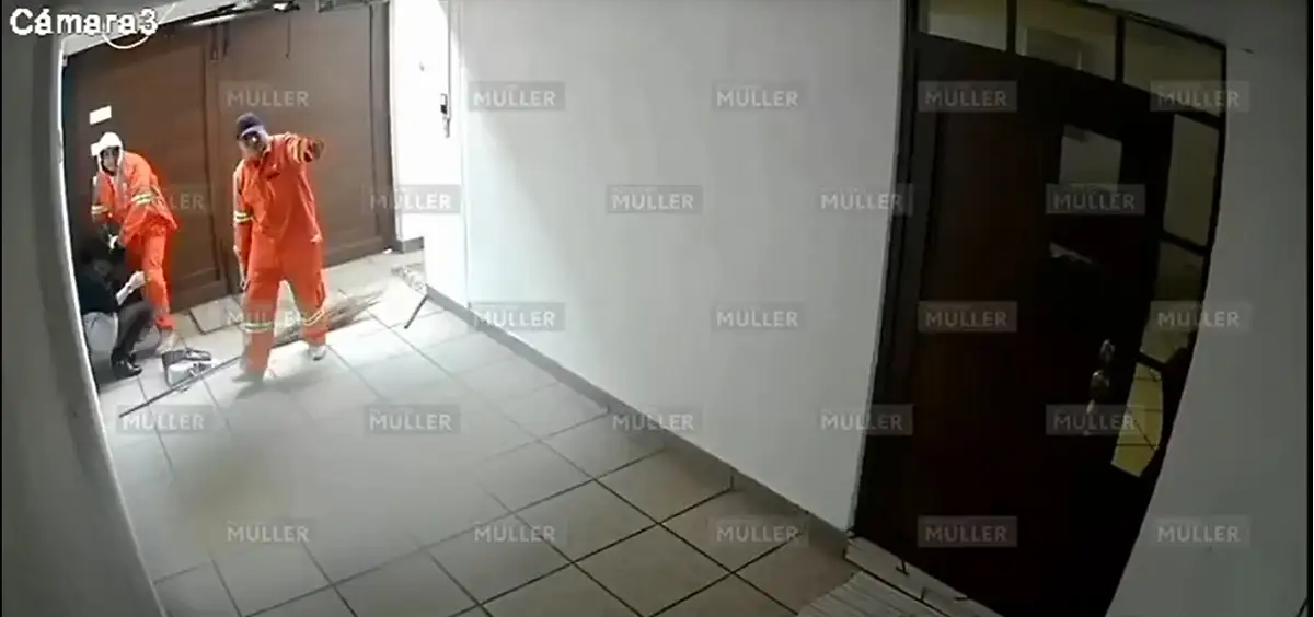 Rateros disfrazados de barrenderos asaltan vivienda en CDMX