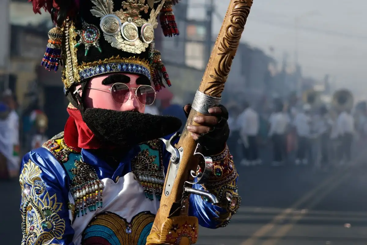 Borrachos protagonizan riña en Carnaval de Xochimehuacan