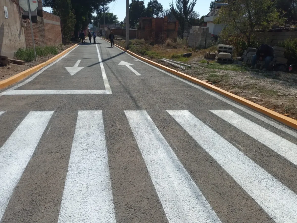 "Nuestros niños no volverán a ensuciarse para llegar a la escuela": vecino de la calle 4 Norte en San Juan Tlautla