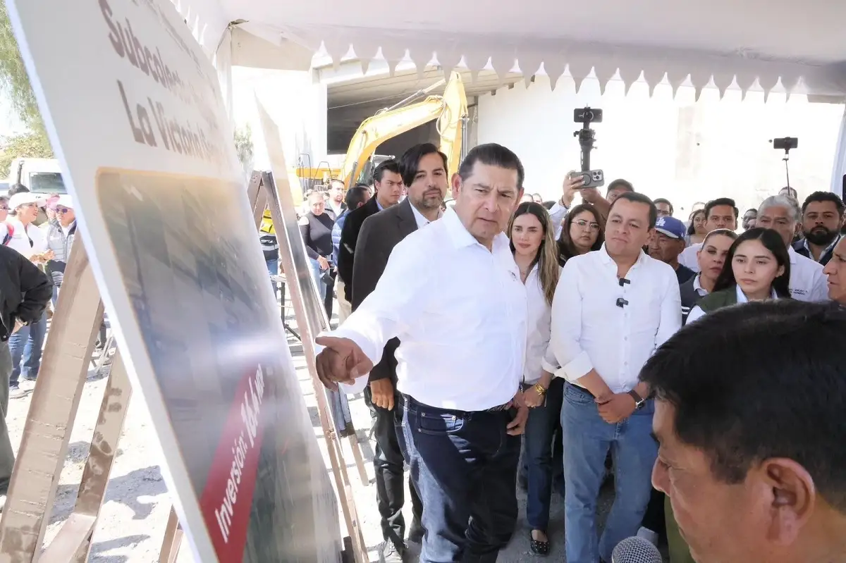 Gobierno estatal mejora calidad del agua con obra de saneamiento del Atoyac